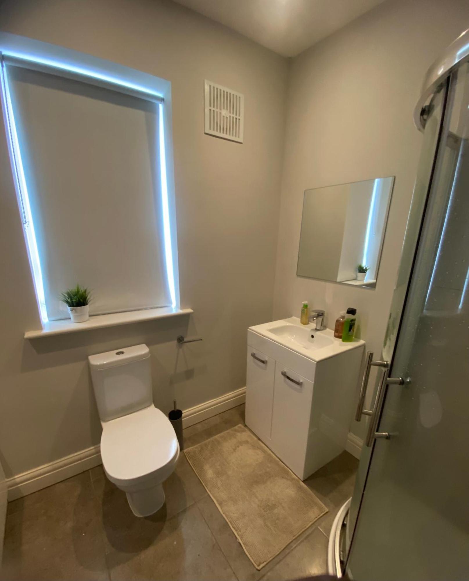 Extra Large Room In New House At Citywest Dublín Exterior foto