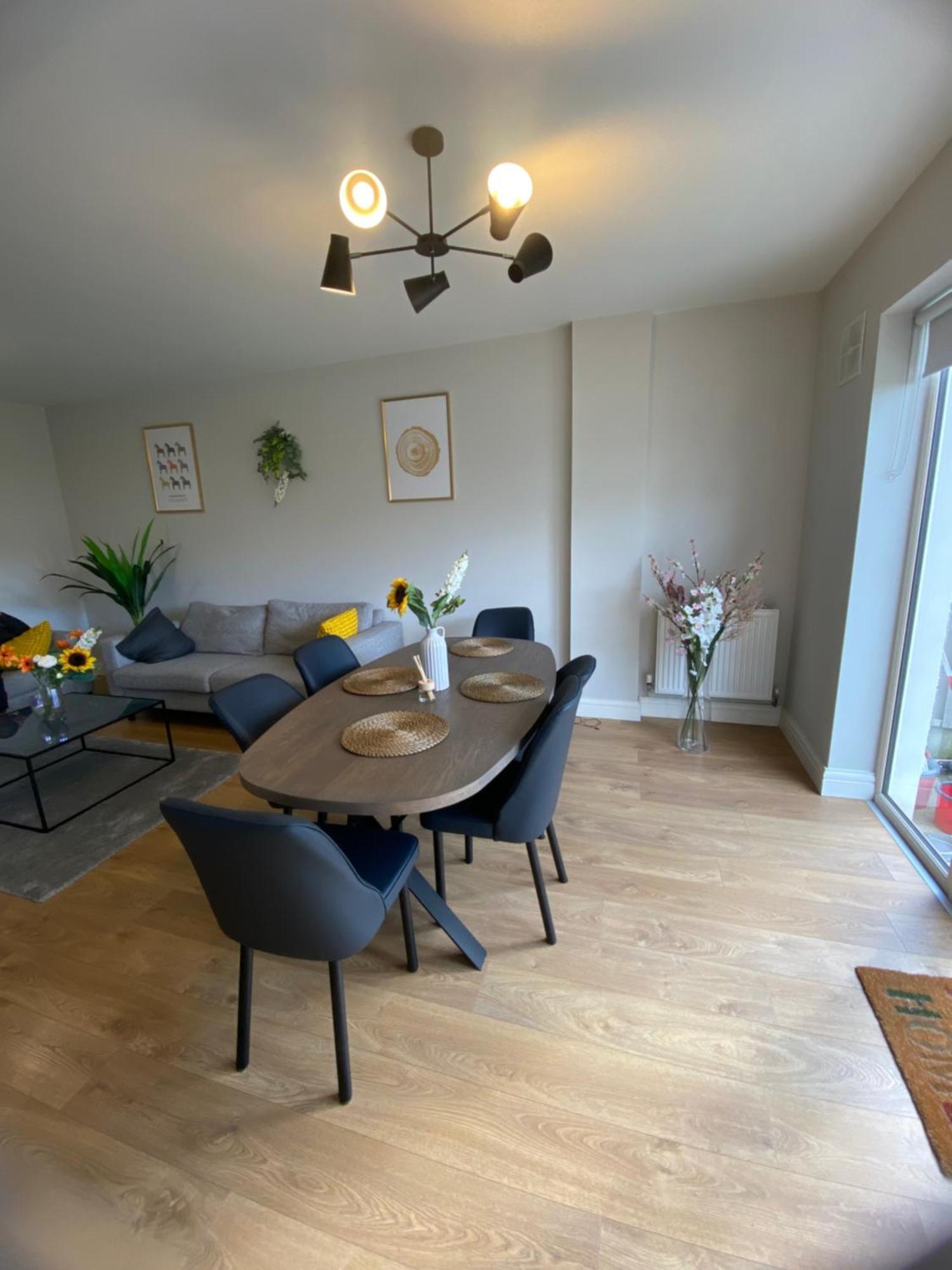Extra Large Room In New House At Citywest Dublín Exterior foto