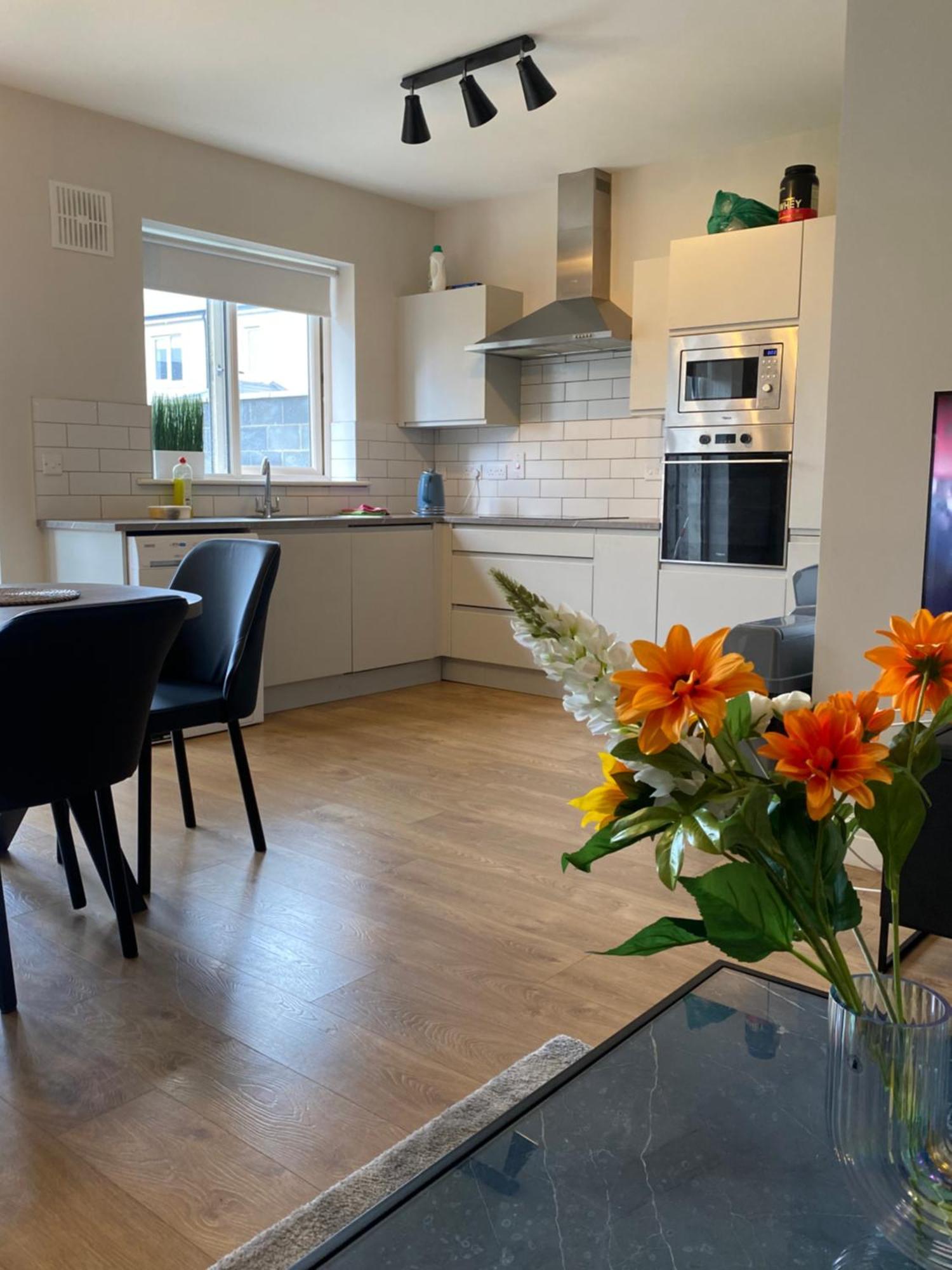 Extra Large Room In New House At Citywest Dublín Exterior foto
